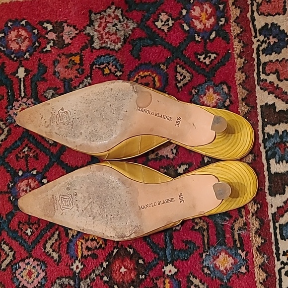 Manolo Blahnik yellow leather mule slide with metal buckle excellent condition - Picture 3 of 6